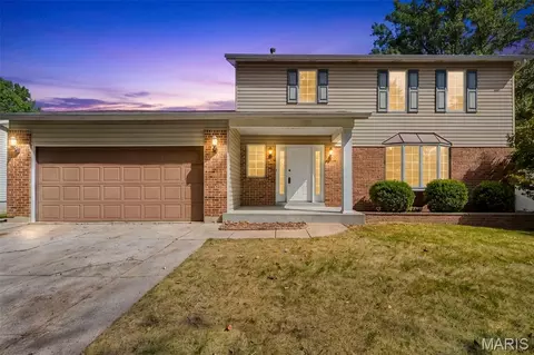1901 Riverwood Trails Dr, Florissant, MO 63031