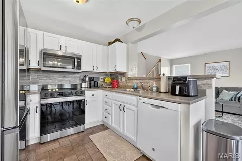 Kitchen - 222 Centerfield Dr, O'fallon, MO 63366 photo 2 of 2
