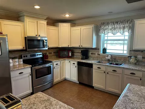 Kitchen - 16058 County Road 431, Dexter, MO 63841 photo 3 of 3