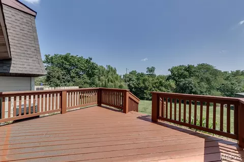 Exterior - 230 Braeshire Dr #E, Ballwin, MO 63021 photo 2 of 5