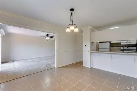 Dining - 230 Braeshire Dr #E, Ballwin, MO 63021 photo 3 of 4