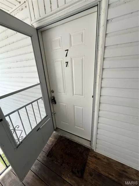 Exterior - 509 N Monroe St #7, Pacific, MO 63069 photo 2 of 2