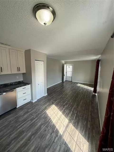 Living - 509 N Monroe St #7, Pacific, MO 63069 photo 3 of 3