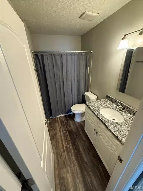 Bath - 509 N Monroe St #7, Pacific, MO 63069 photo 1 of 2