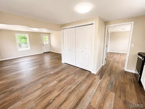 Living - 417 Taylor St, Richland, MO 65556 photo 3 of 3