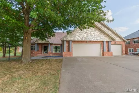 2804 Boardwalk Dr, Lebanon, MO 65536