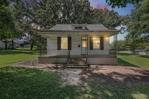 215 N Herman St, Lebanon, IL 62254