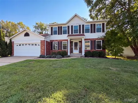 923 Keeneland Rd, Florissant, MO 63034