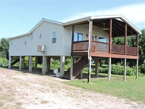 11 N River Rd, Elsberry, MO 63343