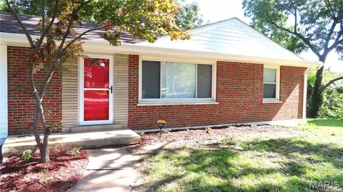 100 Florwood Ct, Saint Louis, MO 63135