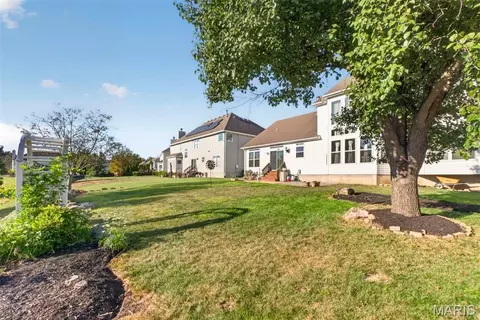 Exterior - 2469 Clarjon Dr, Ballwin, MO 63021 photo 3 of 4