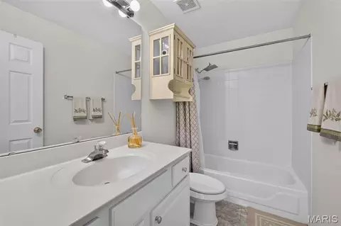 Bath - 2469 Clarjon Dr, Ballwin, MO 63021 photo 4 of 4