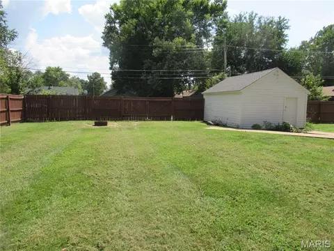 Exterior - 230 Maple St, Sullivan, MO 63080 photo 6 of 10