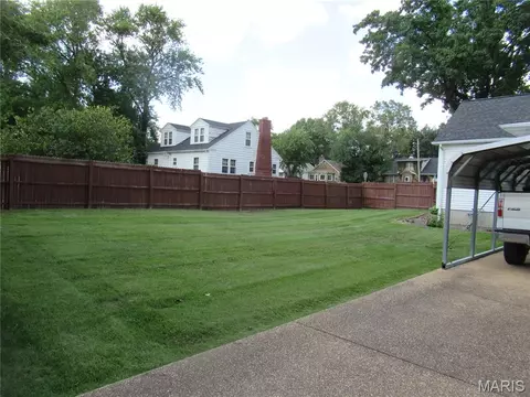 Exterior - 230 Maple St, Sullivan, MO 63080 photo 4 of 10