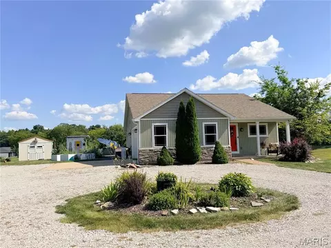 Exterior - 6730 Cardinal Dr, Waterloo, IL 62298 photo 1 of 25