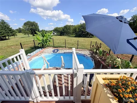 Exterior - 6730 Cardinal Dr, Waterloo, IL 62298 photo 15 of 25