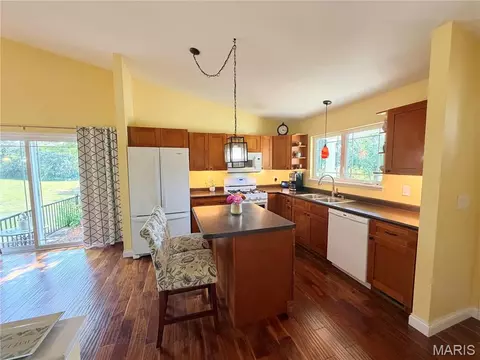 Kitchen - 6730 Cardinal Dr, Waterloo, IL 62298 photo 9 of 9