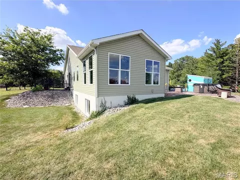 Exterior - 6730 Cardinal Dr, Waterloo, IL 62298 photo 20 of 25