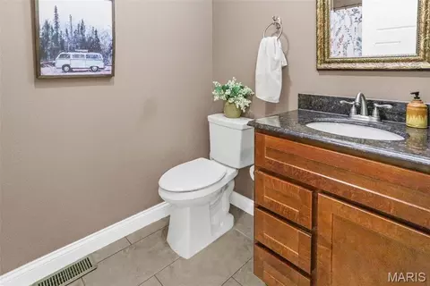 Bath - 6730 Cardinal Dr, Waterloo, IL 62298 photo 1 of 11
