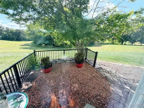 Exterior - 6730 Cardinal Dr, Waterloo, IL 62298 photo 3 of 25