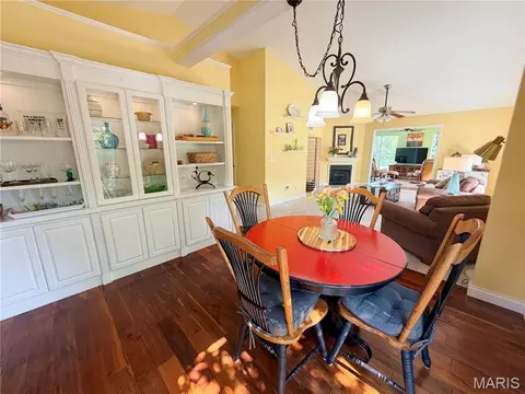Dining - 6730 Cardinal Dr, Waterloo, IL 62298 photo 5 of 6