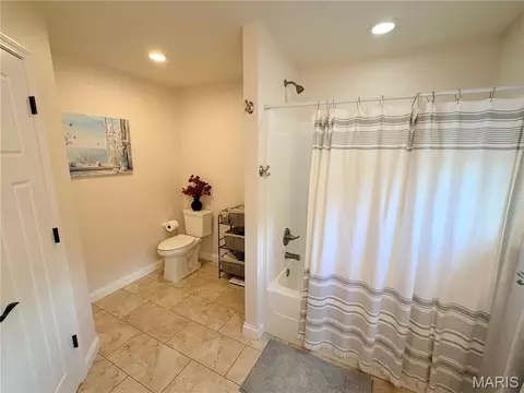 Bath - 6730 Cardinal Dr, Waterloo, IL 62298 photo 7 of 11