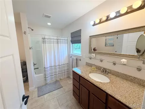 Bath - 6730 Cardinal Dr, Waterloo, IL 62298 photo 6 of 11