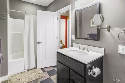 Bath - 6730 Cardinal Dr, Waterloo, IL 62298 photo 4 of 11