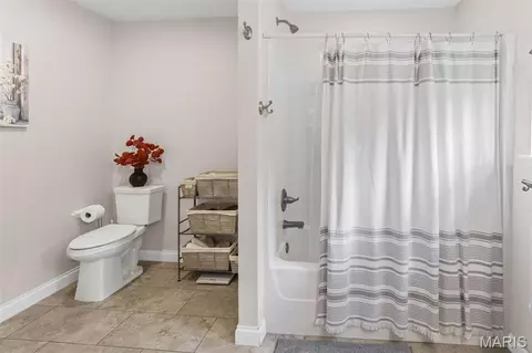 Bath - 6730 Cardinal Dr, Waterloo, IL 62298 photo 3 of 11