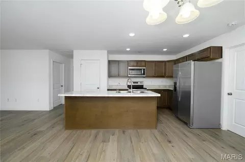 Kitchen - 105 Daniels Ct, Saint Robert, MO 65584 photo 1 of 3