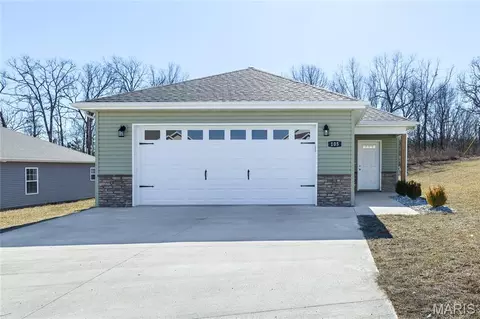 Exterior - 105 Daniels Ct, Saint Robert, MO 65584 photo 2 of 9