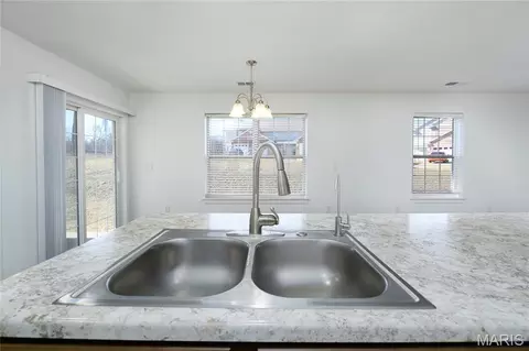 Kitchen - 105 Daniels Ct, Saint Robert, MO 65584 photo 3 of 3