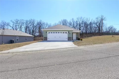 Exterior - 105 Daniels Ct, Saint Robert, MO 65584 photo 3 of 9