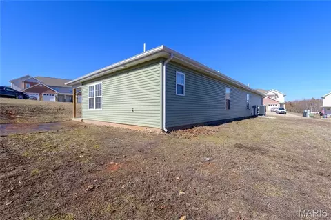Exterior - 105 Daniels Ct, Saint Robert, MO 65584 photo 5 of 9
