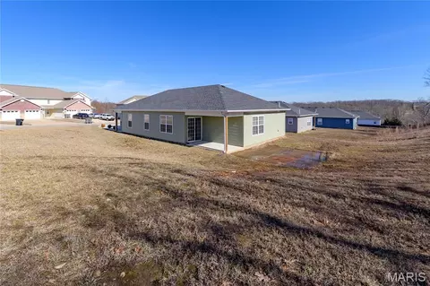 Exterior - 105 Daniels Ct, Saint Robert, MO 65584 photo 6 of 9