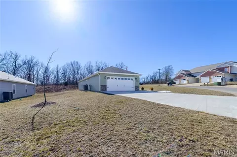 Exterior - 105 Daniels Ct, Saint Robert, MO 65584 photo 4 of 9