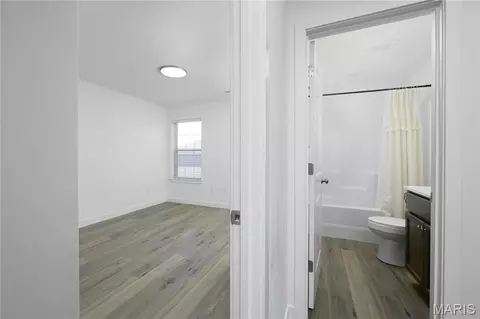 Entry Way - 105 Daniels Ct, Saint Robert, MO 65584 photo 3 of 4