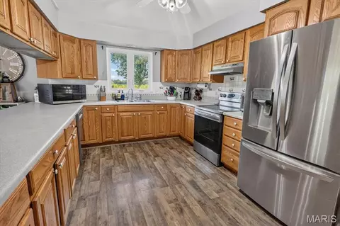 Kitchen - 157 W Mill St, Ruma, IL 62278 photo 2 of 2