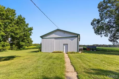 Exterior - 157 W Mill St, Ruma, IL 62278 photo 7 of 11
