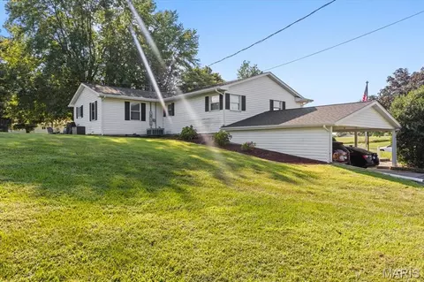 Exterior - 157 W Mill St, Ruma, IL 62278 photo 9 of 11