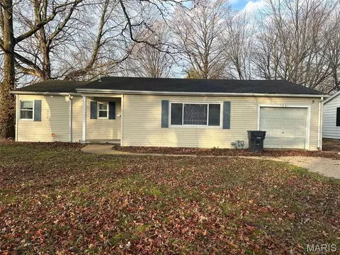 1601 Foster Dr, Belleville, IL 62226