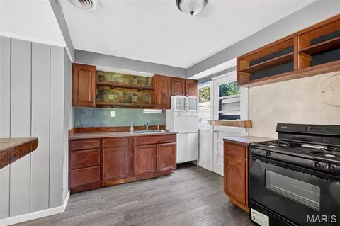 Kitchen - 6829 Saint Olaf Dr, Berkeley, MO 63134 photo 1 of 3