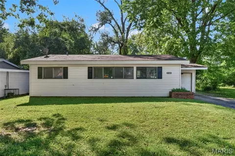 6829 Saint Olaf Dr, Berkeley, MO 63134