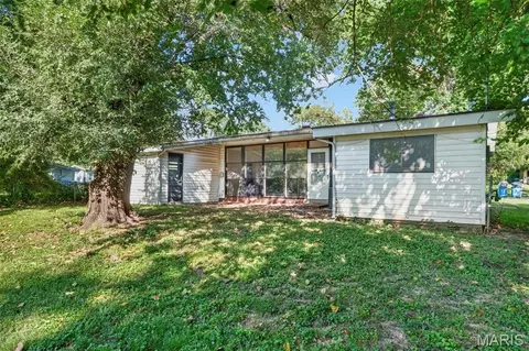 Exterior - 6829 Saint Olaf Dr, Berkeley, MO 63134 photo 3 of 4