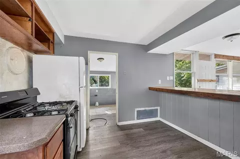 Entry Way - 6829 Saint Olaf Dr, Berkeley, MO 63134 photo 1 of 1