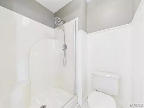 Bath - 721 Wedge Ln, Jackson, MO 63755 photo 5 of 7