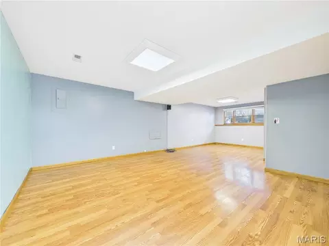 Living - 721 Wedge Ln, Jackson, MO 63755 photo 4 of 7