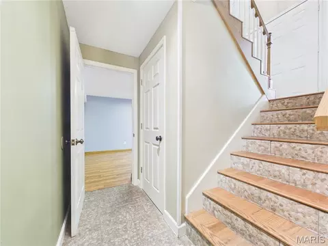 Entry Way - 721 Wedge Ln, Jackson, MO 63755 photo 5 of 5