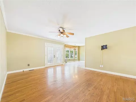 Living - 721 Wedge Ln, Jackson, MO 63755 photo 2 of 7