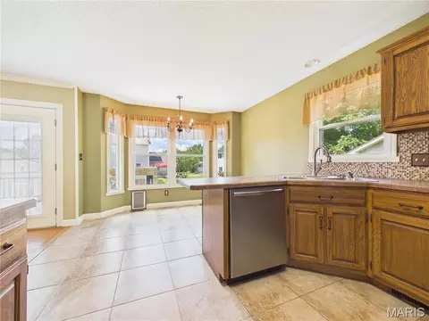Kitchen - 721 Wedge Ln, Jackson, MO 63755 photo 4 of 4